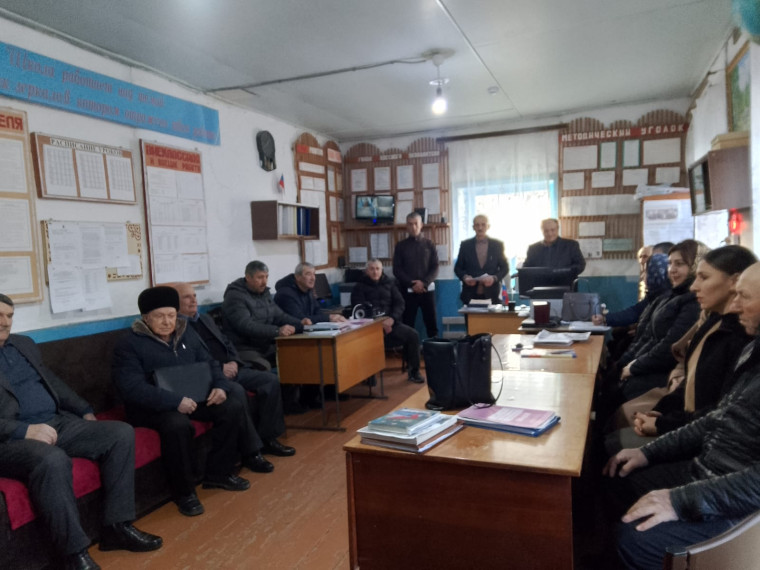 О присвоении муниципальному казенному общеобразовательному учреждению «Нютюгская средняя общеобразовательная школа» имени участника СВО Алимова Джамбула Жамаловича.